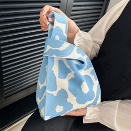 1Pc Knitted Wrist Bag Women Casual Shoulder Tote Flower Print Female Reusable Shopping Bags Woven Handbag Fashion 240401