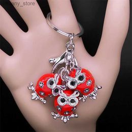 Nyckelringar Lanyards Söt ugglan Flower Rhinestone Keychain Alloy Red Color Emamel Animal Bird Key Chain Handbag Accessorie Jewelry Souvenir Gift Y240417