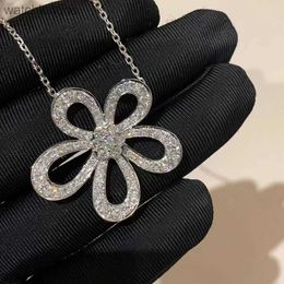 Luxury Top Grade Vancelfe Brand Designer Necklace S925 Sterling Silver Large Flower Necklace with Full Diamond Pendant High Quality Jeweliry Gift