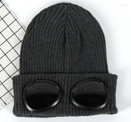 BeanieSkull Caps 2022 Winter Women Knitted Hip Hop Beanie With Goggle Decoration Female Pilot Style Skull Cap Hat H3 Wend221297040