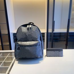 Ny ryggsäckkombination ryggsäck + plånbok, ryggsäck: 31*40*14 plånbok: 20*10, tidlös klassiker! Importerad hårdvara med kohud! Par med matchande plånbok