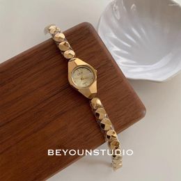 Wristwatches Personalised Fashion Gold Bracelet Antique 2024 Quartz Women's Watch Plated Luxury Temperament