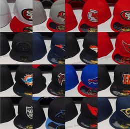 24 Colours 2024 Men's Baseball Fitted Hats Classic Good Quality Flat Football Full Size Closed Caps Red on field Size Chapeau Hip Hop Popular Street Sports Bone Ap17-03