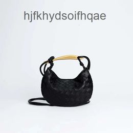 Handbag Mini Venetas Bvbag Leather Sardine Diagonal Bag 2024 Woven Designer Soft Bags Metal Fashionable Same Cross Sardines Womens M654