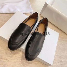 The Row Shoes Top-quality Leather Flat Loafers Dress Shoes Comfort Classic Walking Casual Designer Shoes Factory Footwear Black White