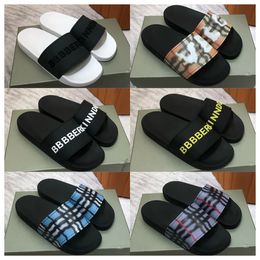 2024 top Luxury Designer slides slipper Letters slippers for men women black white Hot Fashion unisex Pool beach flip flops size 35-47