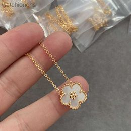 Luxury Top Grade Vancelfe Brand Designer Necklace v Gold Material v Plum Blossom Necklace Advanced Precision Edition Perfect High Quality Jeweliry Gift