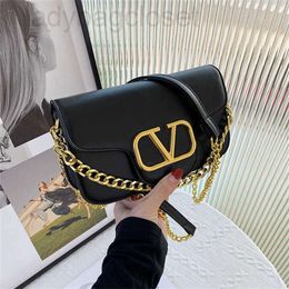 Chain Little Vbuckle Valenteno Shoulder Bag Vlogo Lady Miniloco Cowhide Handheld Classic Bags Leather 2024 One New Womens Straddle Fashion Metal Purse D NFV4