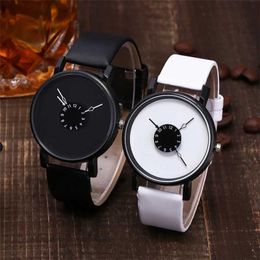 L0NO Wristwatches Couple Casual Quartz Watches Leather Band Strap Watch Analogue Wrist Watch for Women Men Sleek Creative Digital Dial Clock Relogio d240422