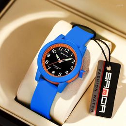 Wristwatches Men's Watch With Rubber Strap Fashion And Trendy Simple Design Casual Sporty