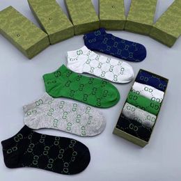 Designer Socks For Men And Women Socks Pure Cotton Five Pairs Autumn Breathable Cottons Fashion Sports Hosiery Four Seasons New Letter Sock 5pcs One Box