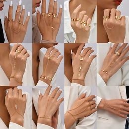 Bangle Creative Butterfly Link Chain Bracelet Connected Finger Ring Bangle Bracelets for Women Linked Hand Harness Couple Jewelry GiftsL240417