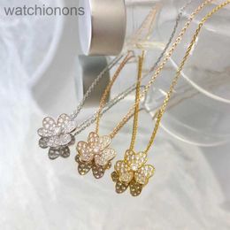 Luxury Top Grade Vancelfe Brand Designer Necklace Lucky Full Diamond Clover Necklace Fashionable Fresh Versatile Flower High Quality Jeweliry Gift