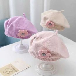 Q7FJ Berets Flower Baby Beret Hat Solid Colour Winter Warm Knitted Beanie Cap For Infant Girl Korean Toddler Princess Artist Painter Cap d240418