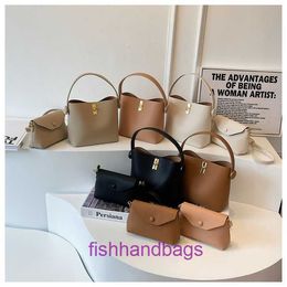 Factory Outlet Wholesale selinss Tote bags for sale Fashion Handheld Womens Bag Summer New Simple Bucket Versatile One Shoulder With Original Logo