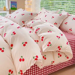 Cute Cherry Duvet Cover Set No Filler Flat Sheet Pillowcases Ins Korean Queen Double Full Size Soft Girl Boys Bed Linens 240417