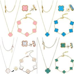 4 Leaf Clover Designer Jewellery Set Pendant Necklaces Bracelet Stud Earrings Gold Sier Mother of Pearl Necklace Link Chain Womens Christmas Gifts
