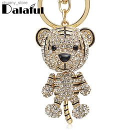 Keychains Lanyards Dalaful Tiger Crystal Rhinestone Keychain Purse Bag Buckle HandBag Pendant For Car Keyring Holder Fashion Gift K232 Y240417