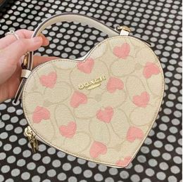 Womens Mens Black White Sacoche Heart Bag Strap Leather Purse Luxurys Handbag Pink Designer Shoulder Bag Top Handle Strawberry CrossBody Clutch Denim City Bags 6399