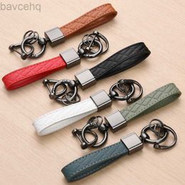 Keychains Lanyards Luxury Genuine Leather Plaid Keychain 5 Colors Women Men Black Buckle Car Key Ring Chain Holder Jewelry Gift Chaveiro d240417