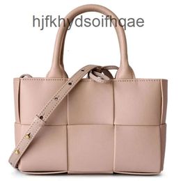 Cassette Botteega Simple Bag Designer Leather Bags Venetas Womens Tote 2024 New Capacity Small Classic Woven Handbag Totes Large Shoulder Arco LKKS