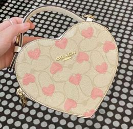 Womens Mens Black White Sacoche Heart Bag Strap Leather Purse Luxurys Handbag Pink Designer Shoulder Bag Top Handle Strawberry CrossBody Clutch Denim City Bags 4567