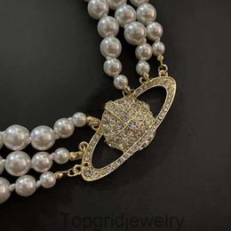 2022 Europäische und amerikanische Retro-Dreischichtige Perlenkette Volldiamant Satelliten Halskette Frau