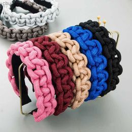 Headbands Trendy Hand-woven Broadside Headbands Fashion Hair Accessories For Women Casual Solid Colour Temperament Hairband Hair Band Girl Y240417