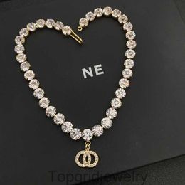 Designer -Halskette Luxus Designer Halsketten für Frauen Diamant Halsketten Anhänger Knochenketten Modetrendy Temperament Halsketten Urlaubsgeschenke