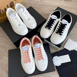top quality 9 colours Dress Shoes Womens luxury foam flat trainer mens gift Designer Channel Rubber run Shoes loafer low basketball shoe Outdoor hike Casual sneakers
