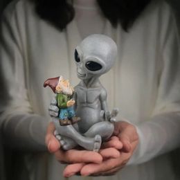 1pcs Indoor Outdoor Space Garden Decoration Alien Statue Alien Gnome Figurine Alien Miniatures Garden Figurine 240411