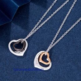 Luxury Tiffenny Designer Brand Pendant Necklaces T Family V Gold Heart Lock Pedicle Love Necklace for Womens High end Fashion Light Double Colour Collar Chain