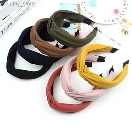 Headbands High Grade Solid Colour Fabric Handcrafted Cross Knotted Hair Band With Wide Edge Headband For Women Cross Knot Hair Accessories Y240417