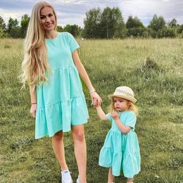 Summer Mommy and Daughter Matching Clothes Short Sleeve Solid Colour Mother Dress Casual Family Outfits 240327