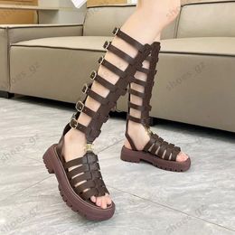 Top quality Summer Half canister Gladiator sandals buckle Cut-Outs leather flat heel Exposed toe sandal Women's luxury designers fashion Street style after Zip shoes