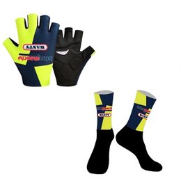 2024 Team One Pair Half Finger Cycling Gloves ONE PAIR CYCLING SOCKS 240402