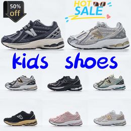 Kids 1906R Running boys girls Shoes 1906s Sneakers Sea Salt Marblehead White Red Silver Metallic Blue Runner Downtown Children Trainers Size 9C-3Y