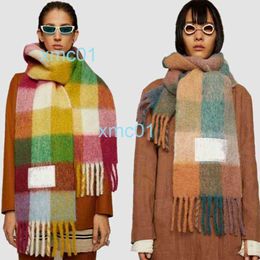 AC Mulheres Lenço xadrez xale de inverno xale de cashmere envolve lady tassel lenços quentes de arco -íris bufanda nxhm