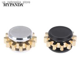 Novelty Games Mini Gear Metal Alloy Rotator Fidget Toy Hand Rotator Finger EDC Focused Toy Pressure Relief Gift Q240418