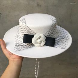 Berets Fashion Vintage Winter Wool Bow Flower Mesh Decoration Flat Top Fedora Hat Pearl Chain Felt Black White Chapeu