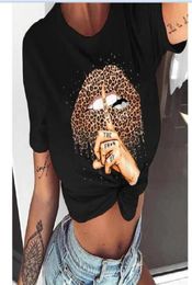 2022 WVIOCE Lips Watercolour Graphic T Shirt Lip Women Tops Oneck Sexy Black Tees Kiss Lip Funny Summer Female Soft T Shirt8540663