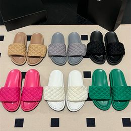 Slippers Designer Slides Women Platform Sandals Classic brand Summer Beach Outdoor Scuffs sandals Denim Embossed Soft Flat Slipper Diamond setting with boxs