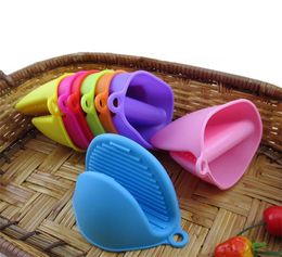 Silicone Oven Glove Clip Cake Bakeware Heat Resistant Nonslip Hand Clip Convenient Oven Microwave Mitt T3I01506456195