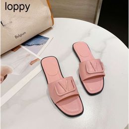 New European American Large Size Womens Slippers New Slippers Cowhide Texture Flat Slippers Female Casual Slippers