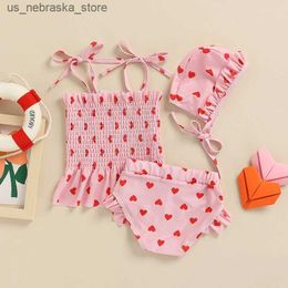 One-Pieces 3-piece baby swimsuit bikini set with heart-shaped printed Frilly vest+shorts+hat swimsuit baby swimsuit 0-24M Q240418