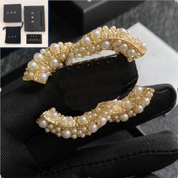 Vintage Charm Women Pearl Brooches Brand Designer Luxury Women Jewelry Brooch Original Package Boutique Clothes Pins Birthday Wedding Party Gift Brooches C175