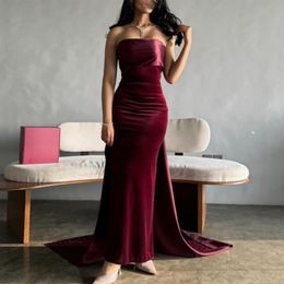 Strapless Mermaid Muslim Evening Dress Long Burgundy Velvet Formal Party Prom Gown with Train