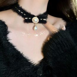 Chains Camellia Flower Sexy Velvet Leaf Pearl Bow Necklace For Women Neck Clavicle Plush Choker Lady Jewelry Accessories Girl Gift Lace