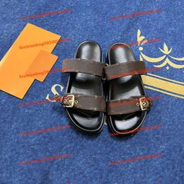 Fashion Couples Wear Casual Flip-flops Imported Calfskin Luxury Designer Men Sandals Classic Embossed Ladies Flip-flops With Boxes Of Beautiful Gifts