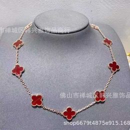 Designer Brand Four Leaf Grass Ten Flower Necklace Glod Fritillaria Natural Calcedony Red Laser Female 18K Orecchini a diamante Full Diamond Bracciale